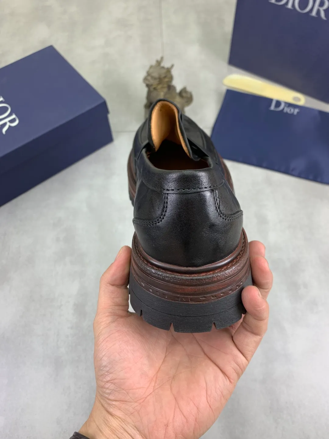 Men's shoes P520 💰【New style】Water-dyed cow lining Original order quality Dior —🆘.Dior Original order purchase, high-end leather shoes, fabric: Made of Italian imported color rubbed wrinkled cowhide➕Water-dyed cow lining/cowhide lining➕Specially available original combination outsole, fine workmanship, real shot🎬Size: 38-45 (with full set of packaging) Color: 3️⃣ colors available